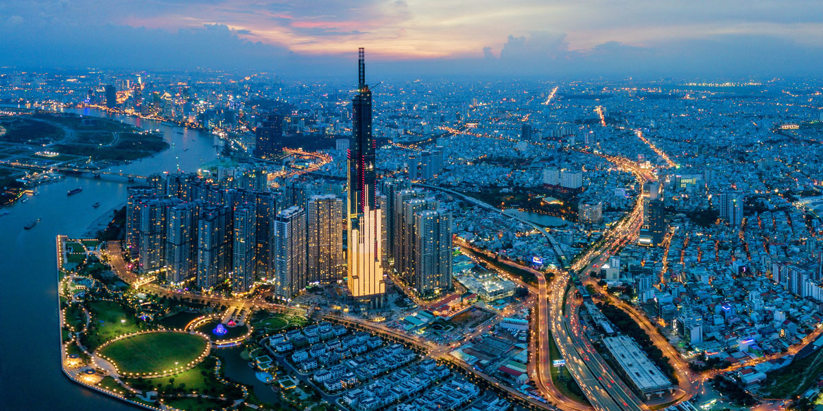 D:imagesکیان دکورHo-Chi-Minh-city-in-Vietnam-at-night-William-Russell.jpg